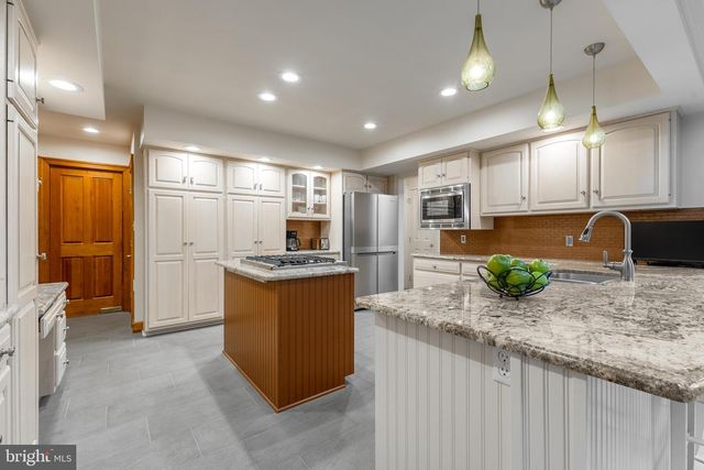 204 BRANDYWINE DR, State College, PA 16801