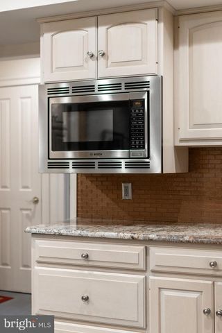 204 BRANDYWINE DR, State College, PA 16801