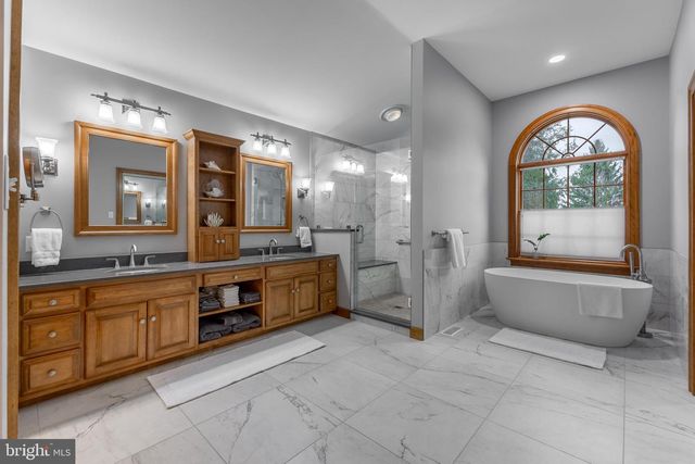 204 BRANDYWINE DR, State College, PA 16801