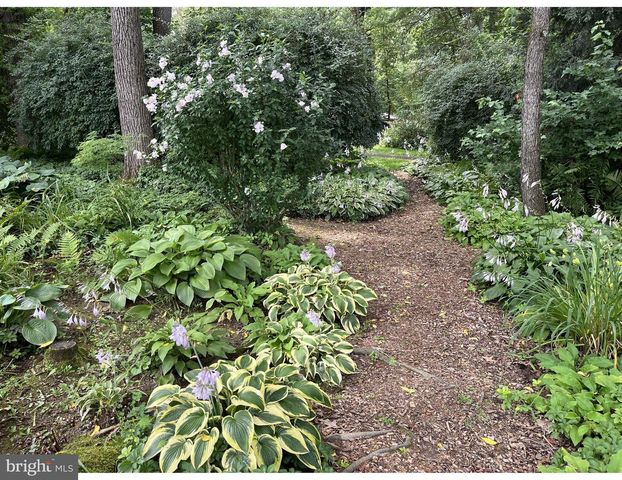 204 BRANDYWINE DR, State College, PA 16801