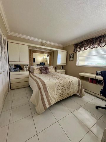 23249 Barwood Lane 402, Boca Raton, FL 33428