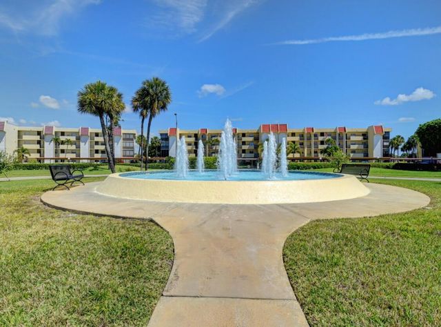 23249 Barwood Lane 402, Boca Raton, FL 33428