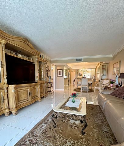 23249 Barwood Lane 402, Boca Raton, FL 33428