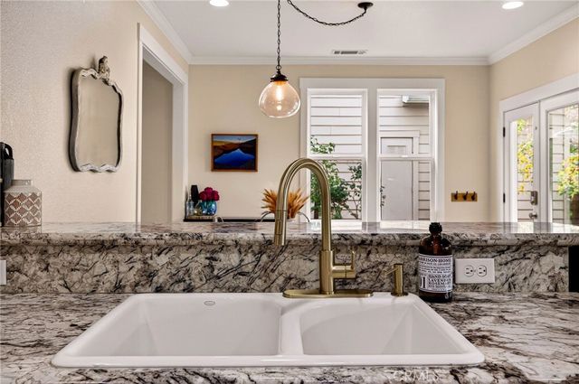 2509 England, Chico, CA 95928