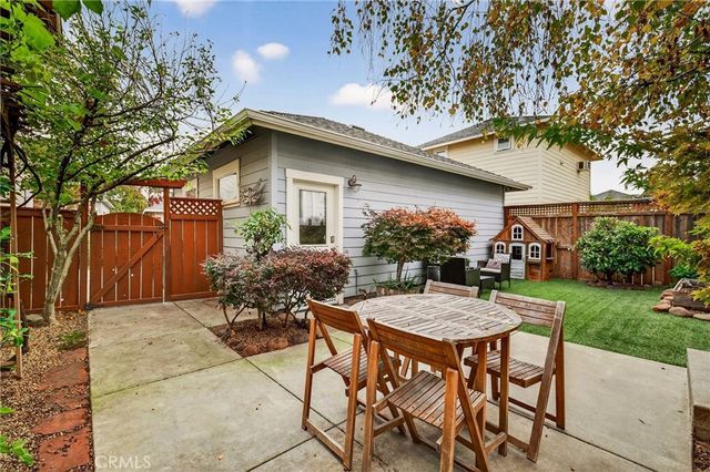 2509 England, Chico, CA 95928