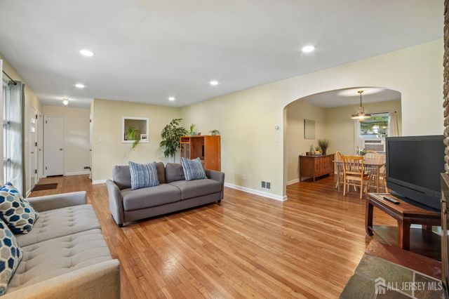 747 3rd Street, Dunellen, NJ 08812