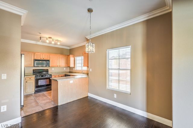 3920 LEGEND HILLS Street 202, Las Vegas, NV 89129