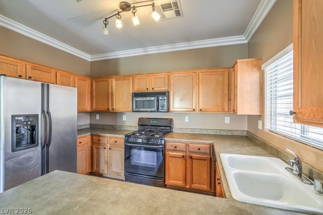 3920 LEGEND HILLS Street 202, Las Vegas, NV 89129