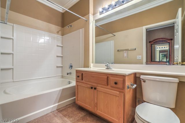 3920 LEGEND HILLS Street 202, Las Vegas, NV 89129