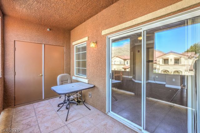 3920 LEGEND HILLS Street 202, Las Vegas, NV 89129