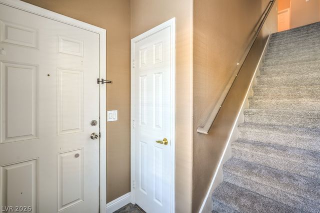 3920 LEGEND HILLS Street 202, Las Vegas, NV 89129