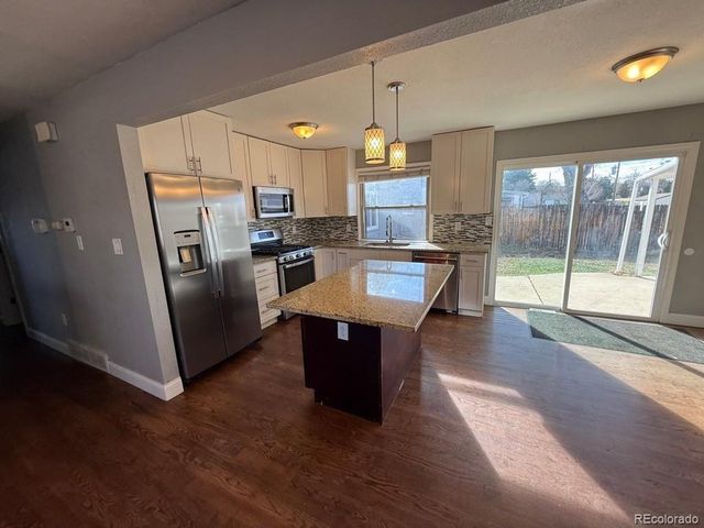 895 S Garrison St, Lakewood, CO 80226