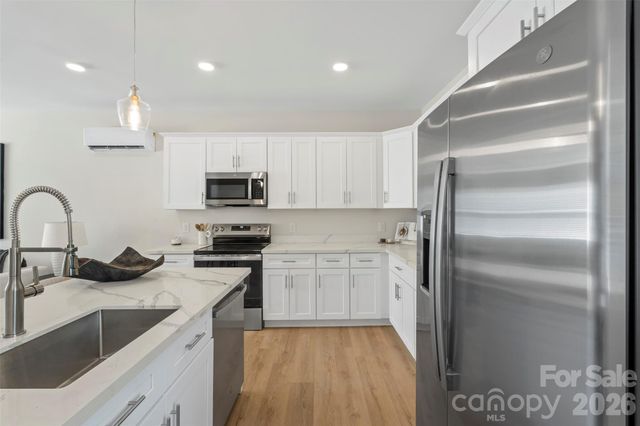 2100 Bombay Way, Charlotte, NC 28208