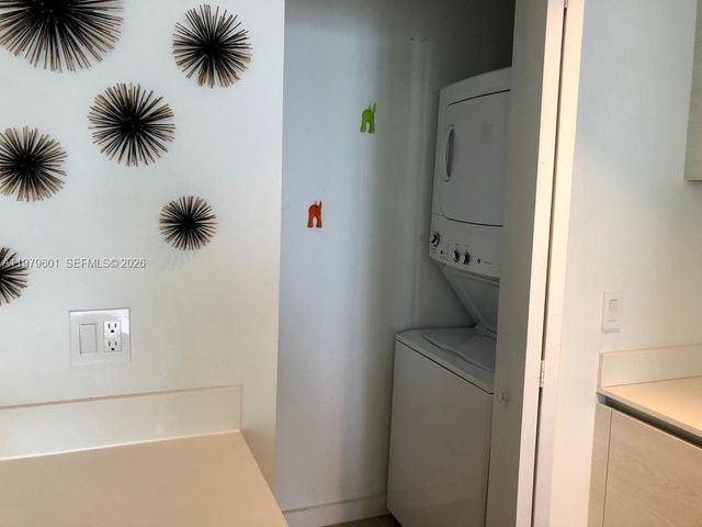 1300 S Miami Ave 2704, Miami, FL 33130