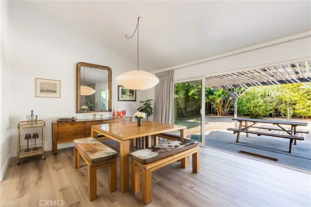 22429 Bessemer Street, Woodland Hills, CA 91367