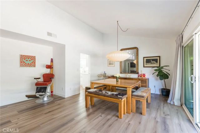 22429 Bessemer Street, Woodland Hills, CA 91367