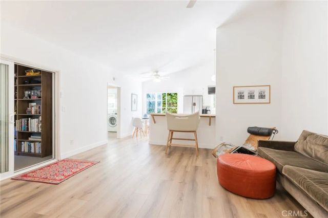 22429 Bessemer Street, Woodland Hills, CA 91367