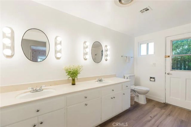 22429 Bessemer Street, Woodland Hills, CA 91367