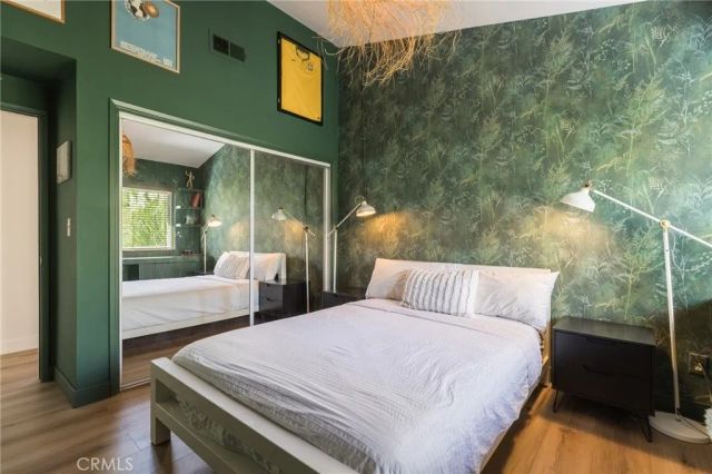 22429 Bessemer Street, Woodland Hills, CA 91367