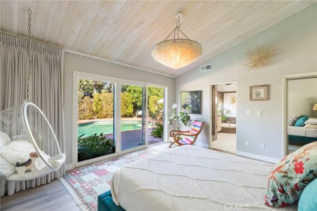 22429 Bessemer Street, Woodland Hills, CA 91367