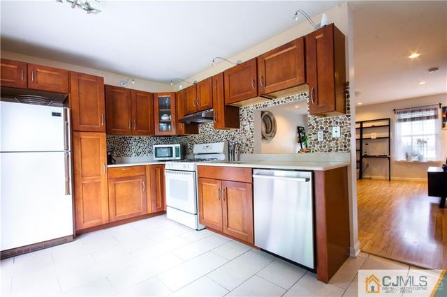 123 Pear Tree Lane, Franklin, NJ 08823