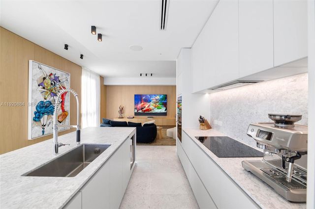 5775 Collins Ave 1501, Miami Beach, FL 33140