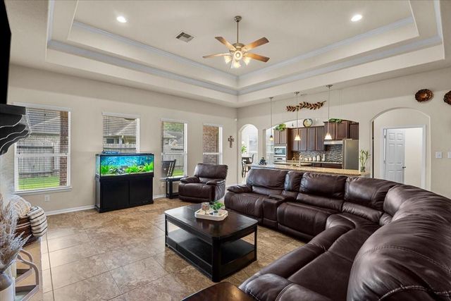4329 S Meridian Greens Drive, Dickinson, TX 77539