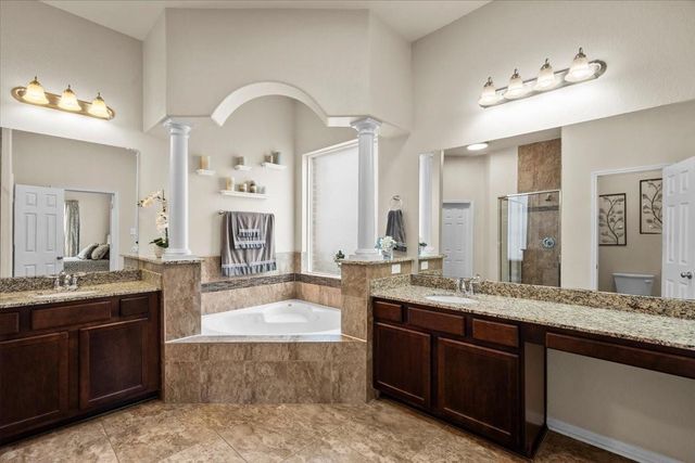 4329 S Meridian Greens Drive, Dickinson, TX 77539