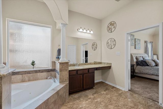 4329 S Meridian Greens Drive, Dickinson, TX 77539