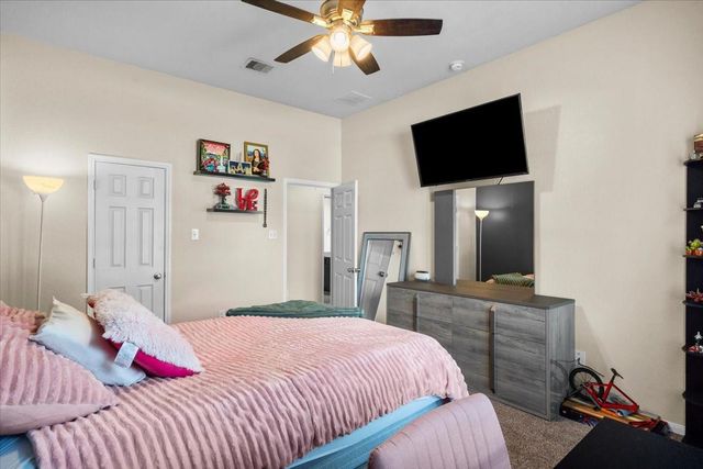 4329 S Meridian Greens Drive, Dickinson, TX 77539