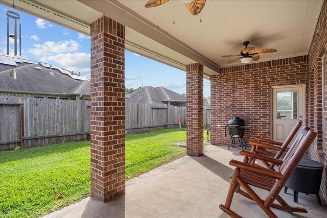 4329 S Meridian Greens Drive, Dickinson, TX 77539