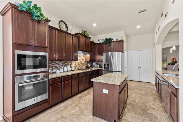 4329 S Meridian Greens Drive, Dickinson, TX 77539