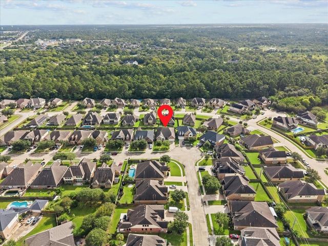 4329 S Meridian Greens Drive, Dickinson, TX 77539
