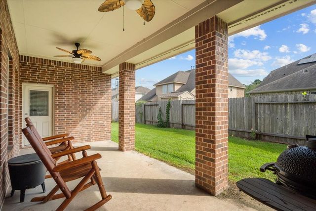 4329 S Meridian Greens Drive, Dickinson, TX 77539