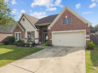 4329 S Meridian Greens Drive, Dickinson, TX 77539