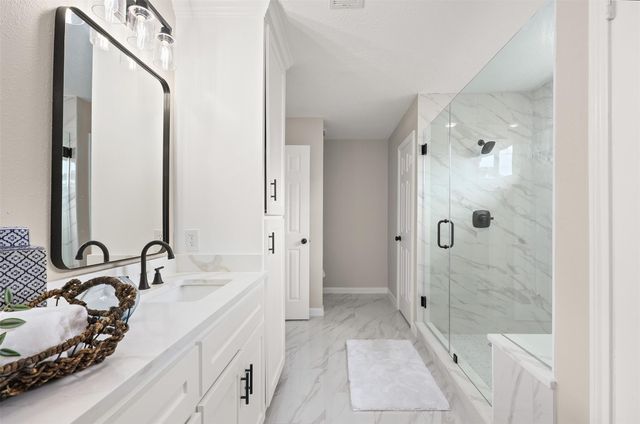 811 Deepwater Avenue, Pasadena, TX 77503