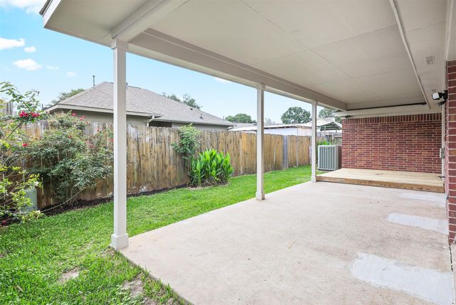 811 Deepwater Avenue, Pasadena, TX 77503