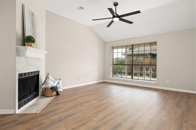 811 Deepwater Avenue, Pasadena, TX 77503