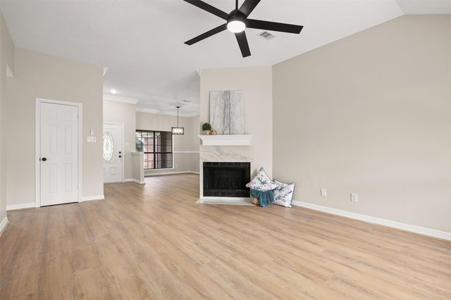 811 Deepwater Avenue, Pasadena, TX 77503