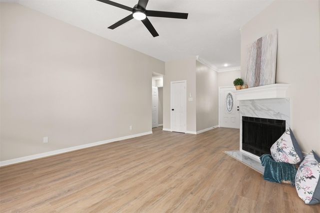 811 Deepwater Avenue, Pasadena, TX 77503