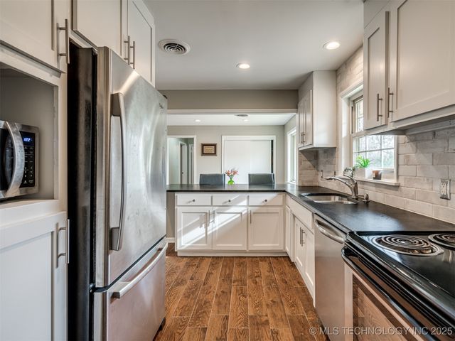 3714 E 37th Place, Tulsa, OK 74135