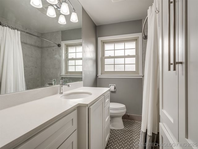 3714 E 37th Place, Tulsa, OK 74135