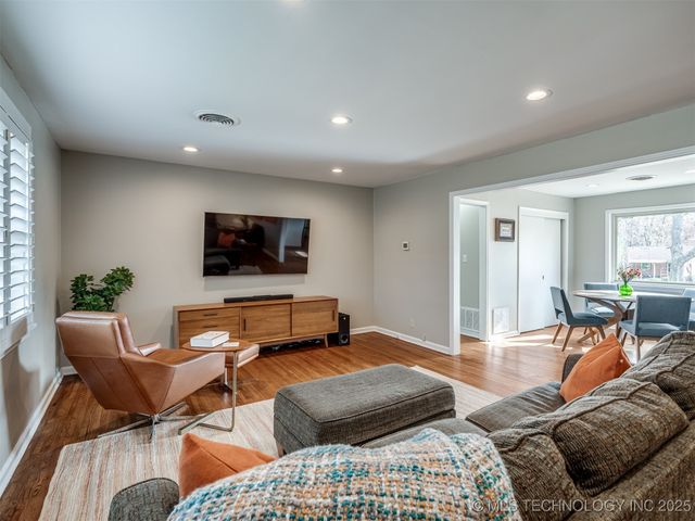 3714 E 37th Place, Tulsa, OK 74135