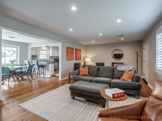 3714 E 37th Place, Tulsa, OK 74135