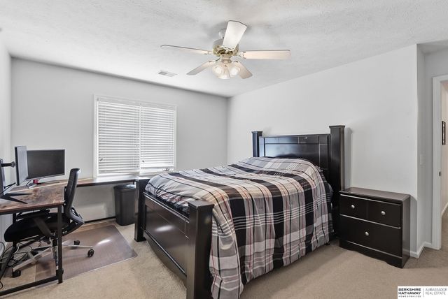 421 S 161st Street, Omaha, NE 68118