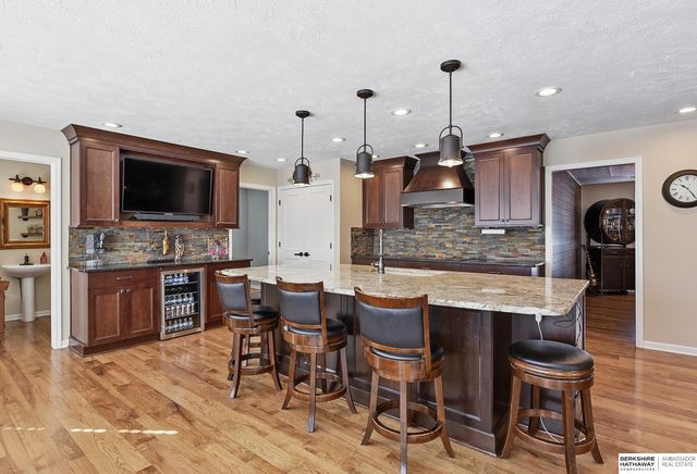 421 S 161st Street, Omaha, NE 68118