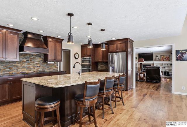 421 S 161st Street, Omaha, NE 68118