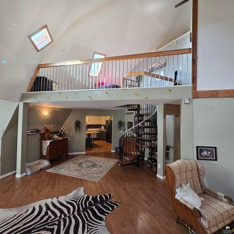 1207 W 1st Street, Abilene, KS 67410