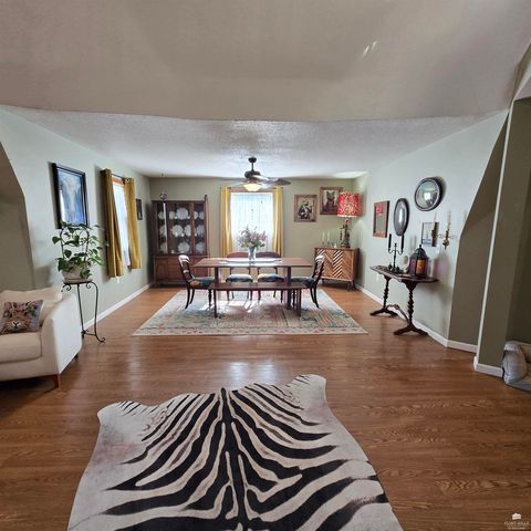 1207 W 1st Street, Abilene, KS 67410