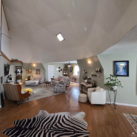 1207 W 1st Street, Abilene, KS 67410